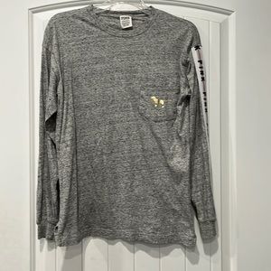 Pink long sleeve grey too. Size XS. Slit on bottom at each side. Great condition